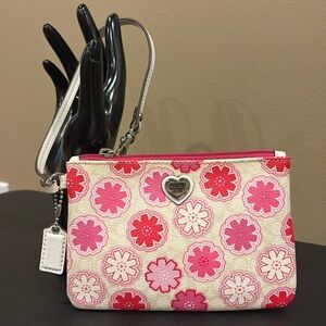 Coach Floral Wristlet🌸